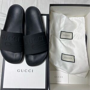 Authentic GUCCI logo slide size 9